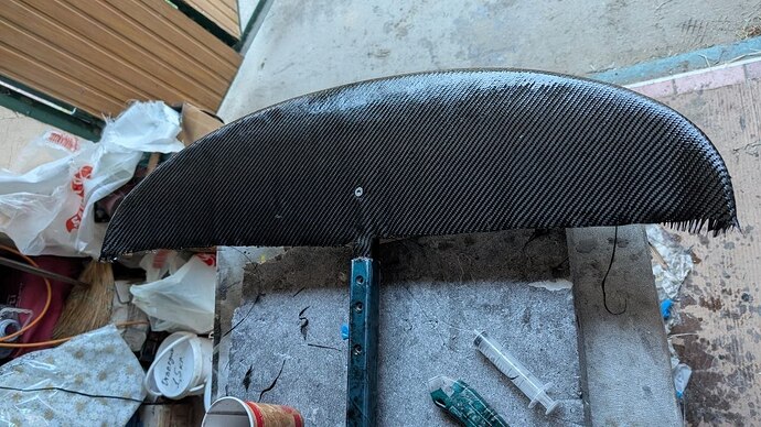 wing reinforced with 2 layers of fiberglass and carbon