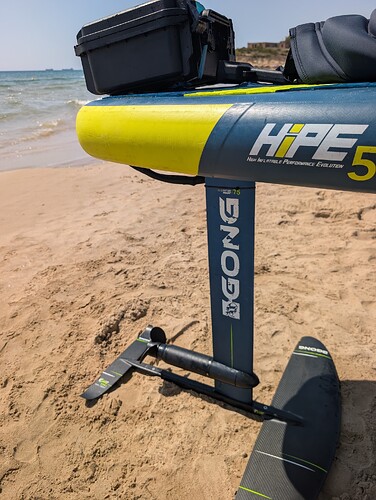 22652